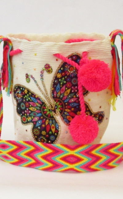 Mochila wayuu mariposa con piedreria