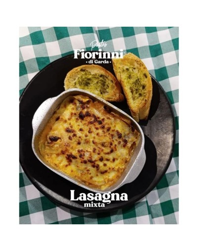Lasagna mixta con pollo, carne y champiñones porcion
