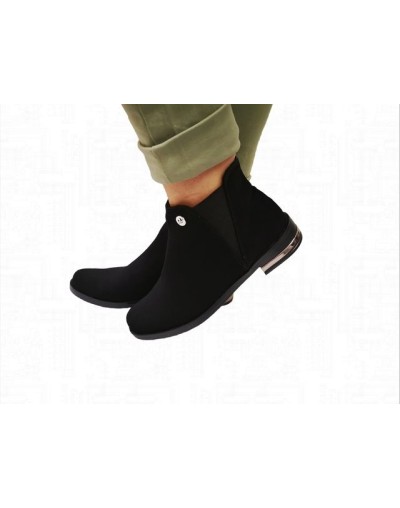 Botines Negros Planos para Mujer | Moda y Comodidad