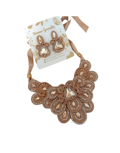 Juego de collar y aretes