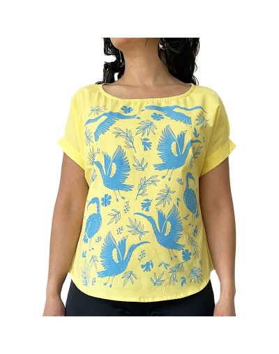 Blusa casual con corte de camiseta.