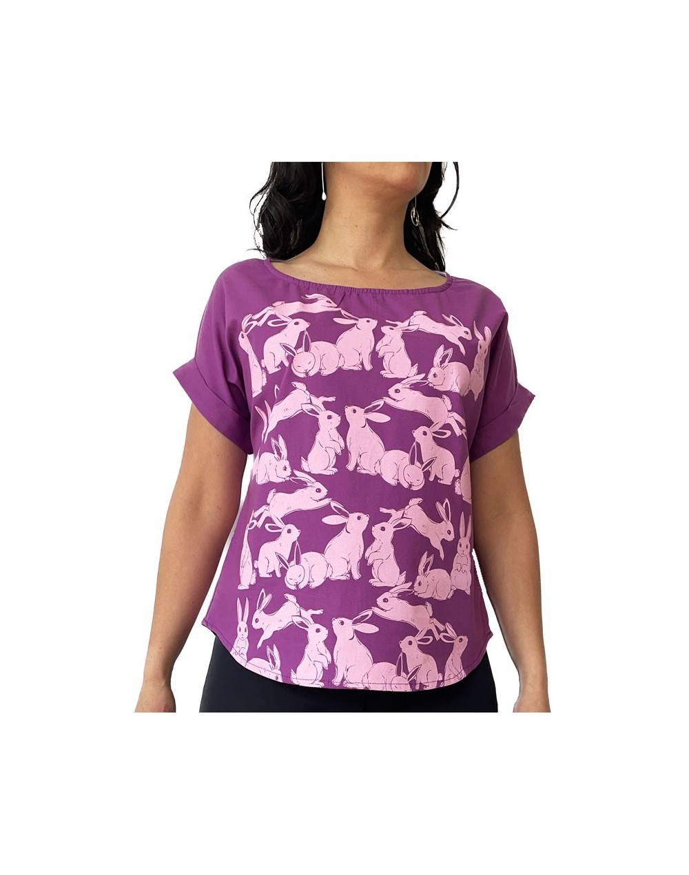 Blusa casual con corte de camiseta.