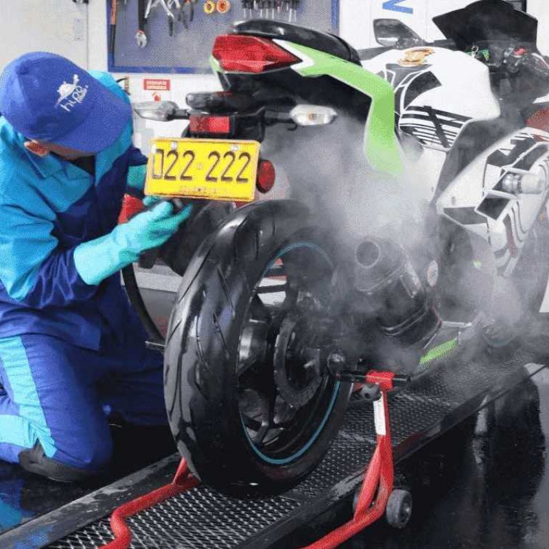 Ecolavado de motocicleta a vapor. limpieza profunda (incluye silicona, grafitado y abrillantador)