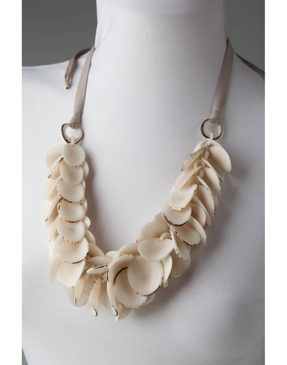 Collar tejidoYembo