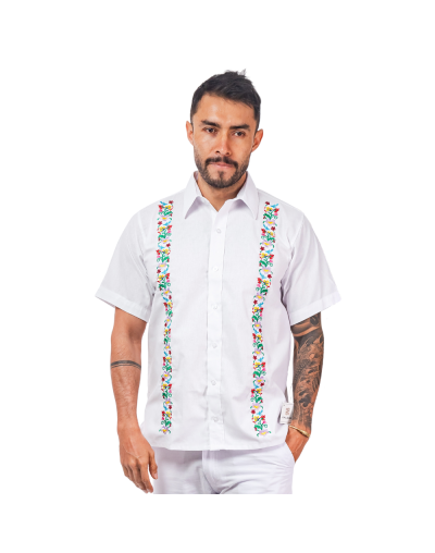 guayabera en lino blanco con bordado amazonico