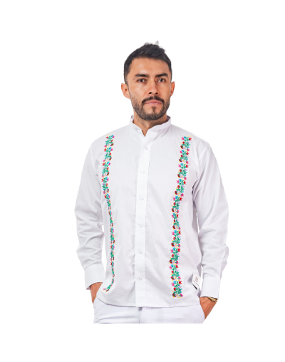 guayabera en lino blanco con bordado amazonico