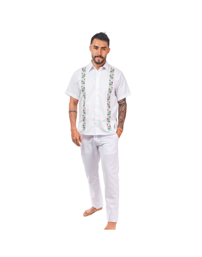 guayabera en lino blanco con bordado amazonico
