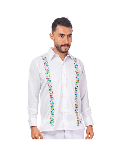 guayabera en lino blanco con bordado amazonico