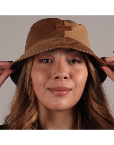bucket hat en cuero
