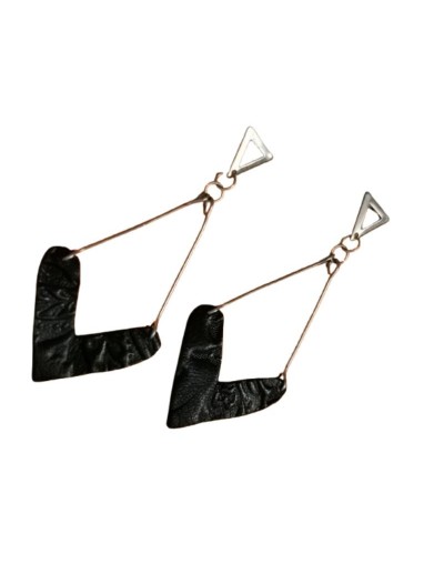 Aretes en cuero LOVE