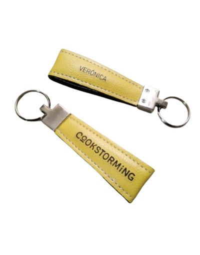 Llavero NACAR: Elegancia y Personalización