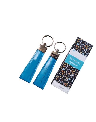 Llavero NACAR: Elegancia y Personalización