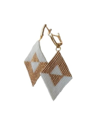 ARETES TRIANGULAR WHITE