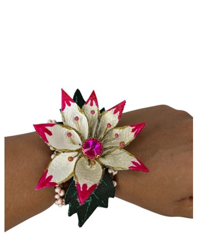 Pulsera de flor en cuero 