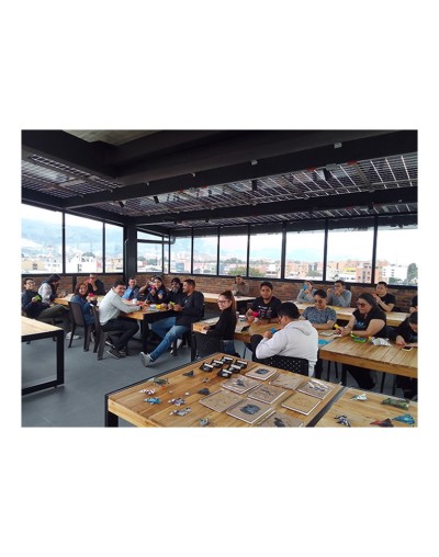 Taller de Origami de Aviones de Papel