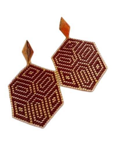 Aretes Hexagonales en Vino Tinto y Dorado – Elegancia Artesanal 