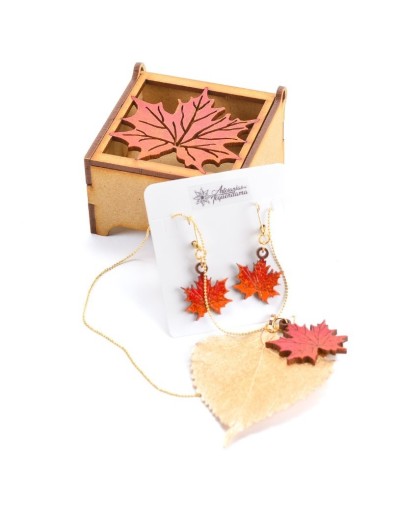 Juego hoja de otoño con filigrana