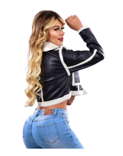 CHAQUETA CUERINA DETALLE PELUCHE