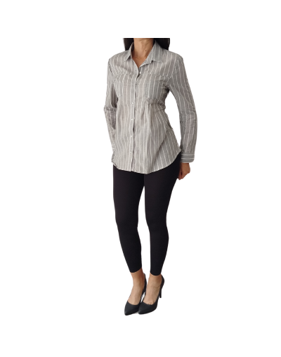 Camisa gris rayas blancas