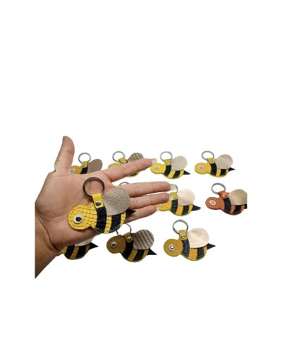 Dulzura en Miniatura: Llavero Abeja en Cuero 