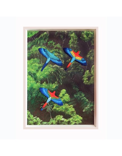 Tres guacamayas sobre selva