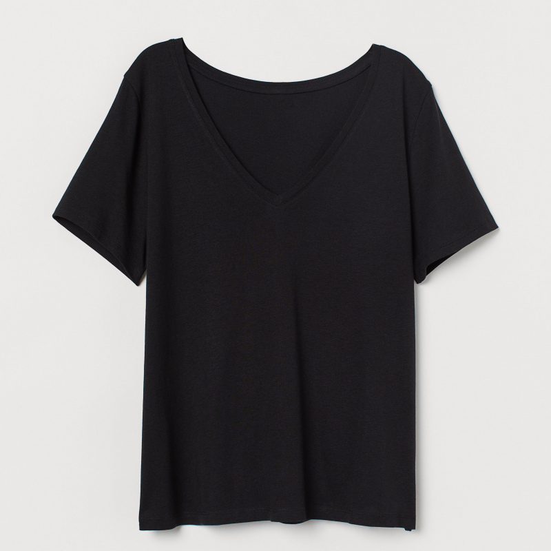 Camiseta negra cuello en V para mujer a base de cáñamo