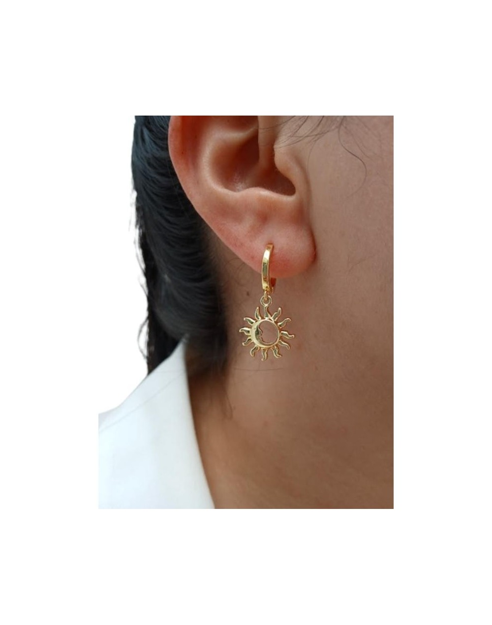 Aretes dorados de sol y luna