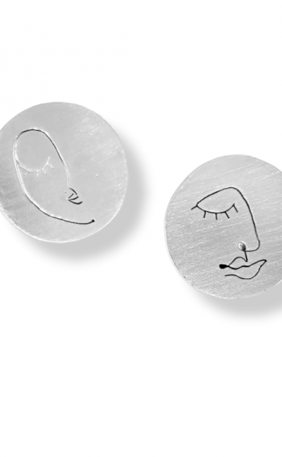 Aretes en plata, pendientes de plata, aretes de diseño de caras, aretes circulares, aretes medianos