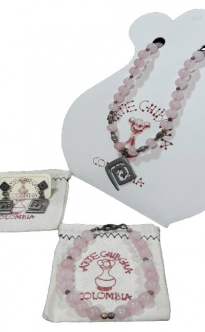 Set en piedra semipreciosa cuarzo rosado (collar, pulsera y arete). Pink quartz stone set (necklace, bracelet, earrings)