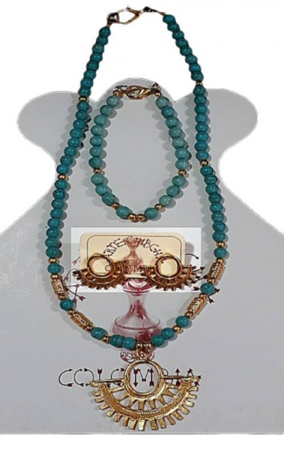 Set en piedra semipreciosa turquesa (collar, pulsera y arete)./turquoise semiprecious stone set (necklace, bracelet and earring)