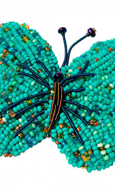 Broche mariposa turquesa bordado a mano