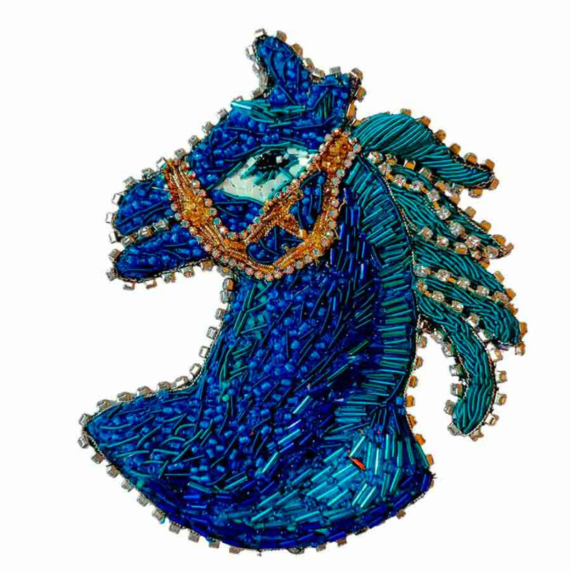 Broche azul rey para mujer inspirado en el caballo