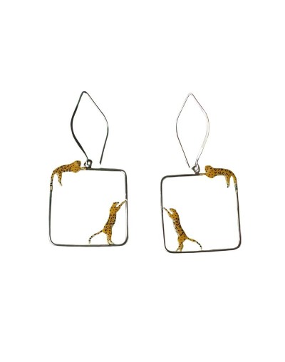 Aretes colgantes de dos leopardos