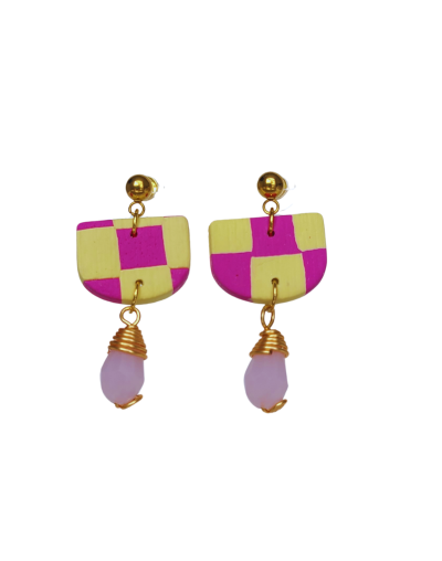 aretes cuadros fucsia amarillos 