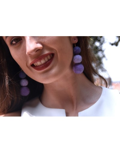 ARETES TRES POMPONES