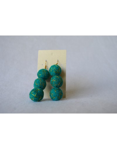 ARETES TRES POMPONES