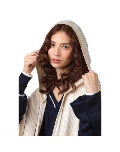 OMA873U09 Ruana Taylor Color Beige Marfil Talla Unica