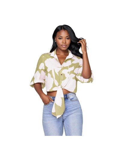 SMA818S15 Camisa Crop Floral Manga 3/4 Con Botones Color Verde Oliva Talla S M L