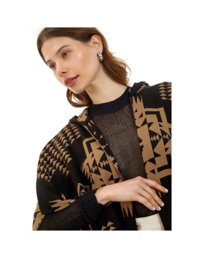 OMA782U01 Ruana Artesanal Capota Pirámides Doble Faz Color Negro Camel Talla Unica 