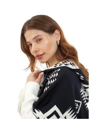 OMA782U04 Ruana Artesanal Capota Pirámides Doble Faz Color Azul Oscuro Marfil Talla Unica 
