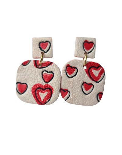 Cuadrado Blanco, corazones rojos