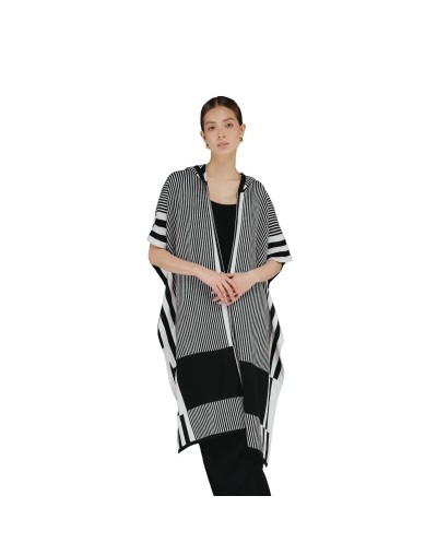 OMA873U01 Ruana Taylor Color Negro Marfil Talla Unica