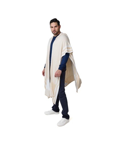 OMA873U09 Ruana Taylor Color Beige Marfil Talla Unica