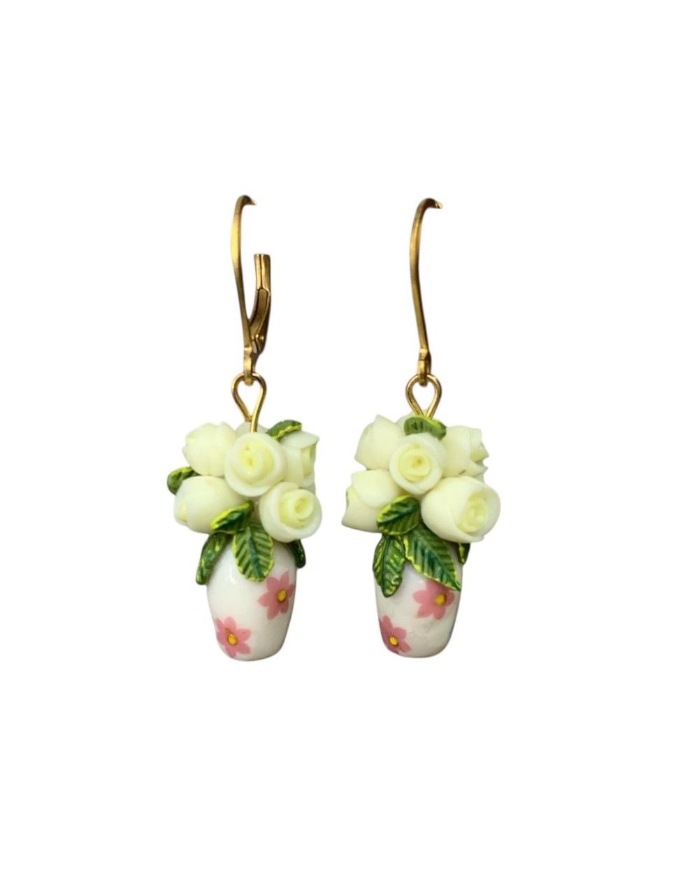 Aretes mini jarrones con rosas crema