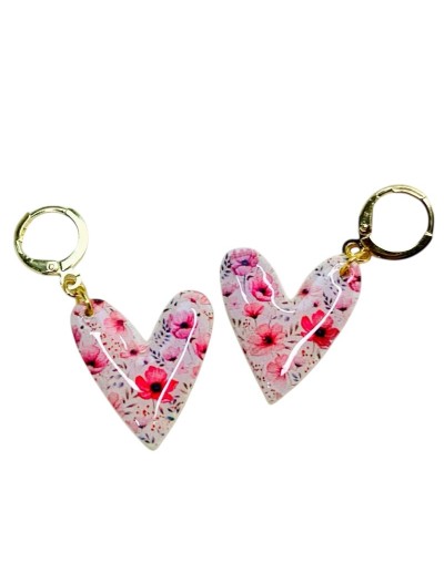 Aretes de corazón con estampado de flores
