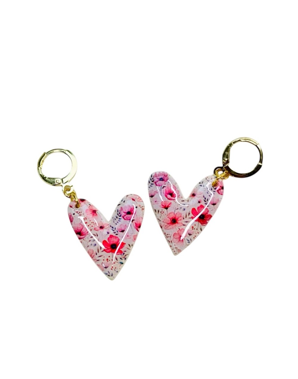 Aretes de corazón con estampado de flores