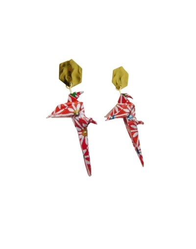 Aretes de guacamaya en origami barnizado