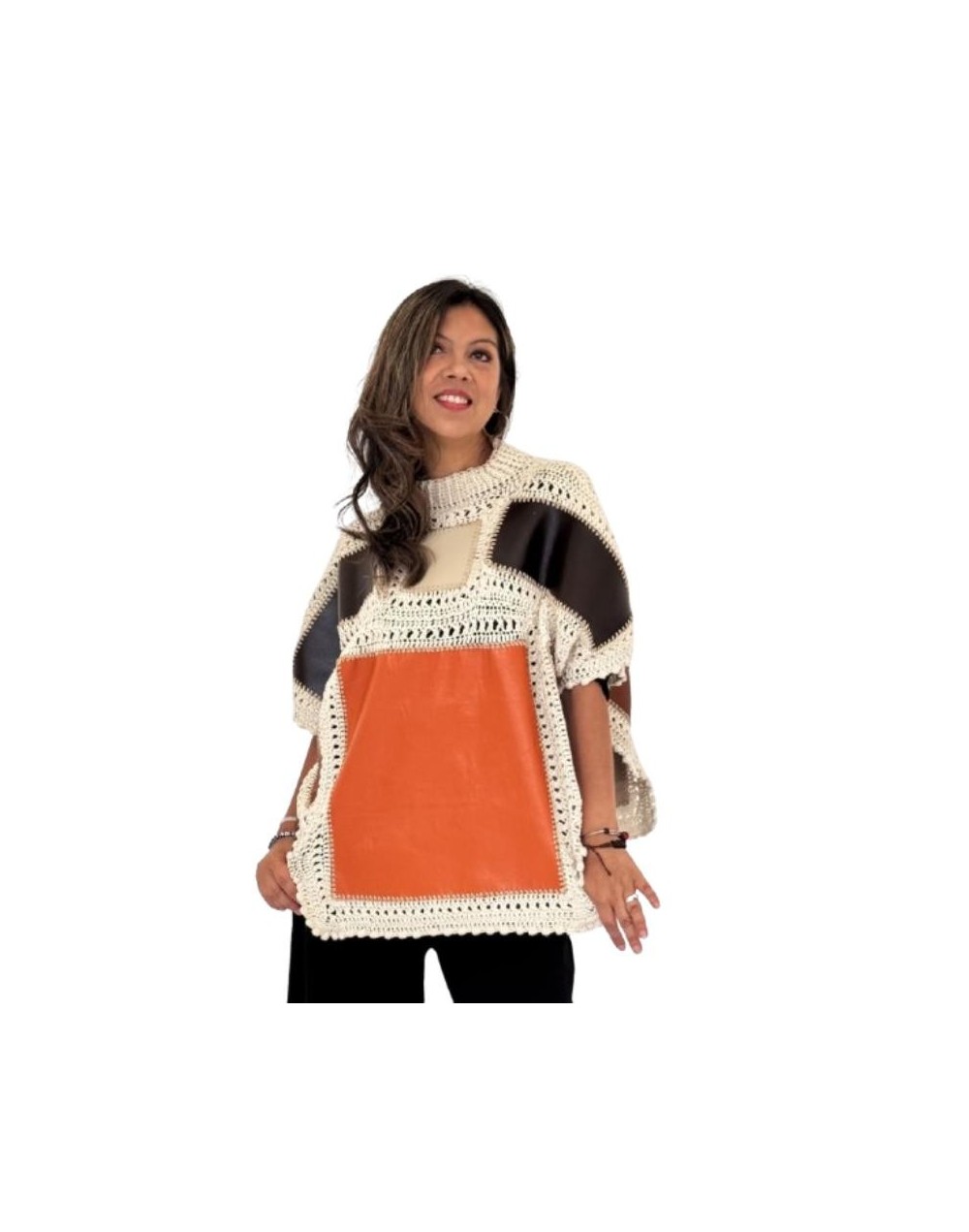 PONCHO DE CUADROS DE CUERO NATURAL